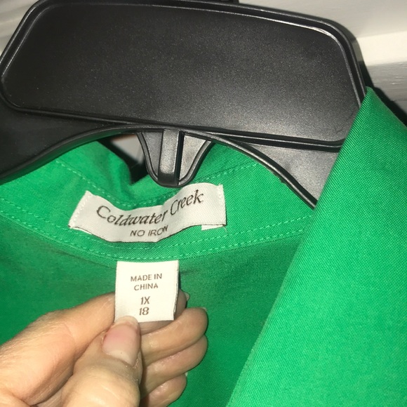 Kelly Green Button Down 3/4 Sleeve Top - Picture 2 of 6